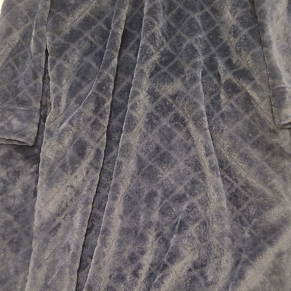 Robe - Picture 6 of 6